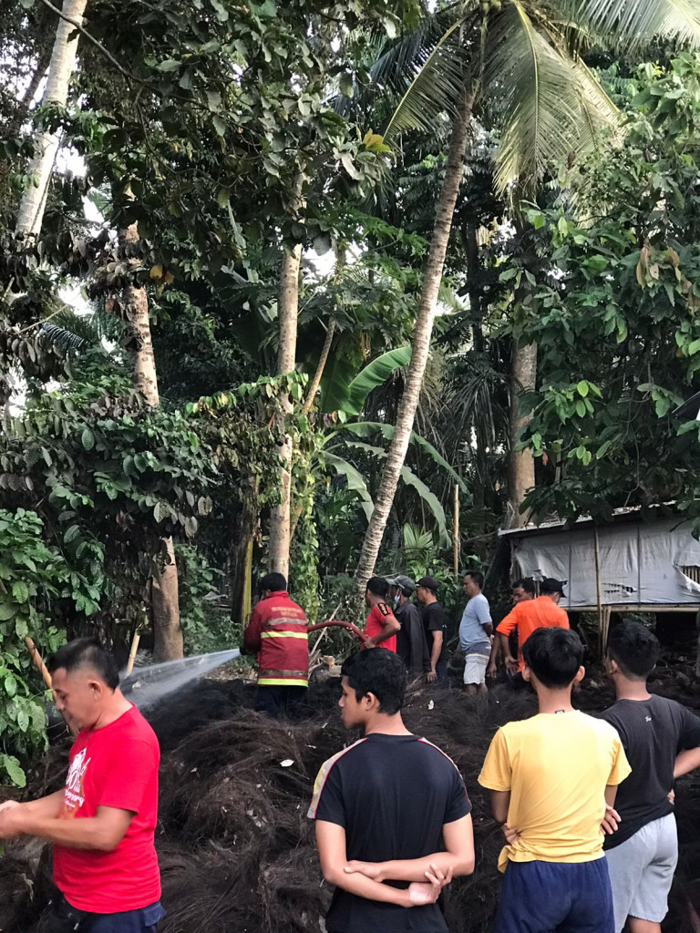 Kebakaran ijuk di Jalan Setra Bajang, Banjar Gunung, Desa Abiansemal, Kecamatam Abiansemal Tanggal 22 Agustus 2022